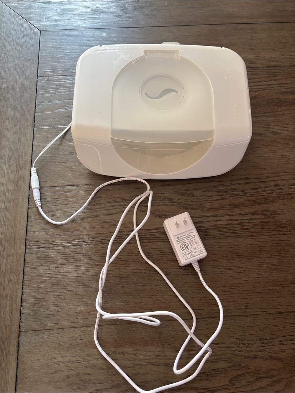 Munchkin White Electronic Wipe Warmer with Lid and Adapter